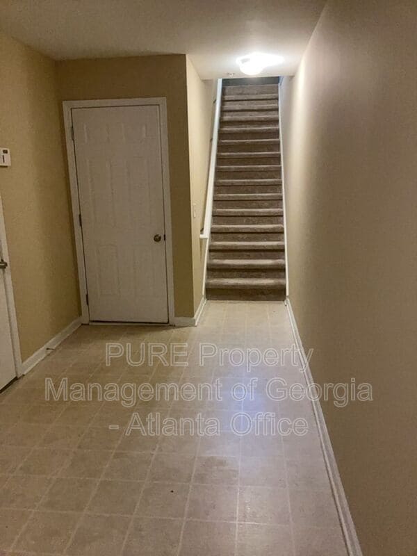 Building Photo - 1555 River Park Blvd