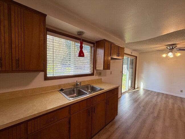 Building Photo - Santa Clara Gem