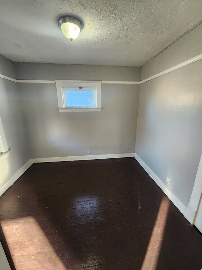 Building Photo - 11702 Honeydale Ave