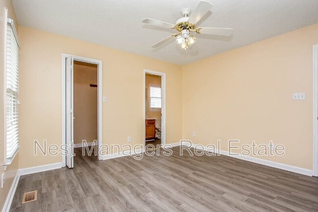 Building Photo - 3813 Constance Rd