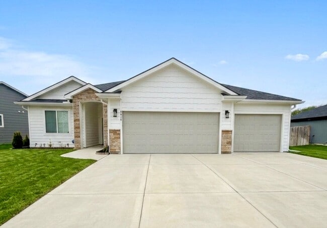 Building Photo - Modern Ranch Style Home in Quiet Neighborhood