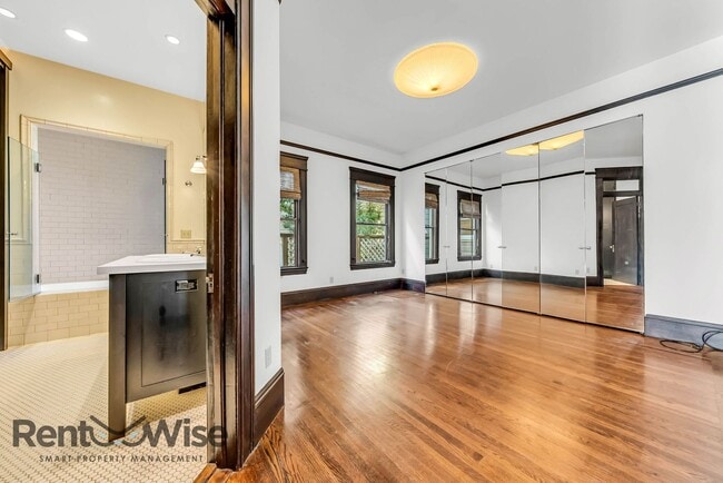 Building Photo - 1167 Green St