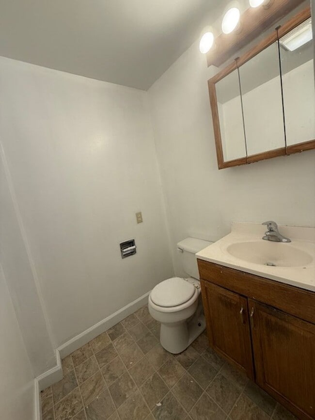 Building Photo - 3 Bedroom / 2 Bathroom House in Peoria