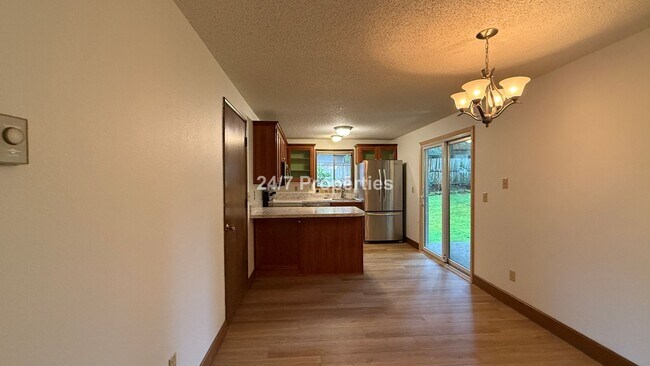 Building Photo - Cute 3 BD | 1.5 BA Home in Lake Oswego - Lake Access!