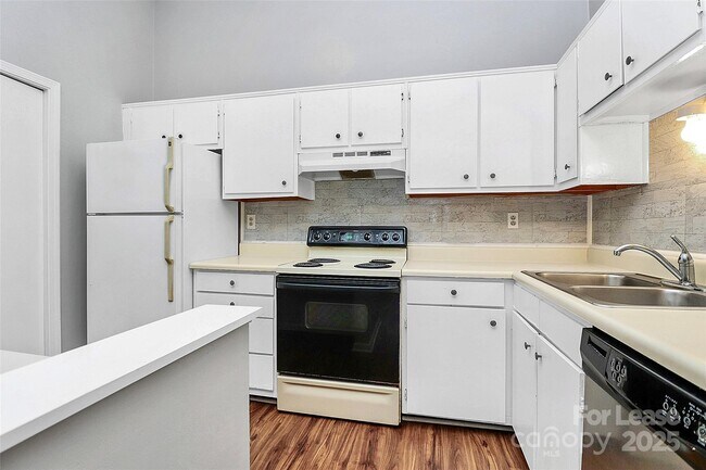 Building Photo - 7530 Pebblestone Dr