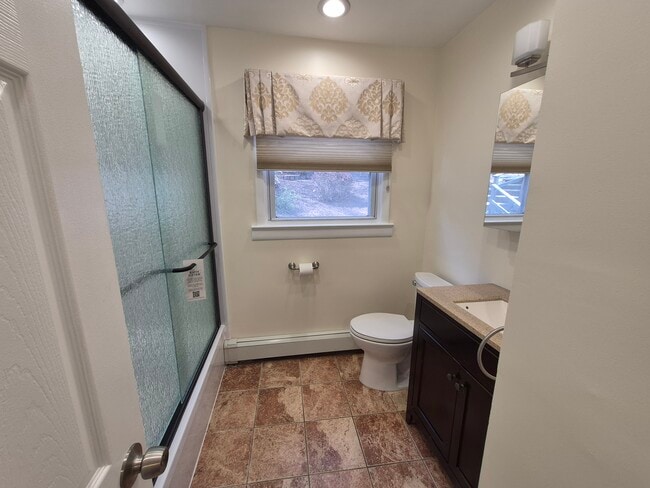 Building Photo - 27 Oakwood Dr