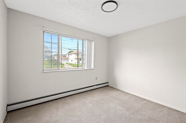 Building Photo - Rent-ready this July: 2 Bedroom and 1 Bath...
