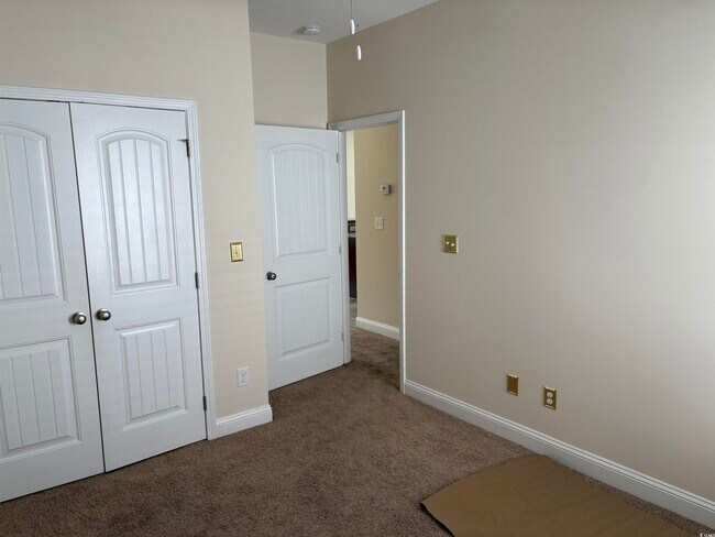 Building Photo - 292 Clearwater Dr