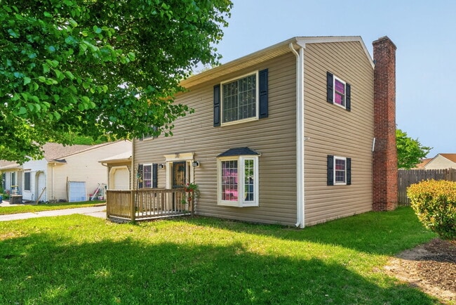 Building Photo - 195 Bentley Dr