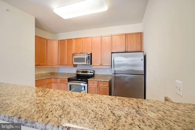 Building Photo - 525 Belmont Bay Dr