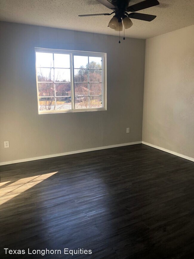 Building Photo - 1053-1055 Cottonwood Trail