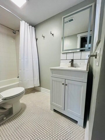 Bathroom - 5341 Carnegie St