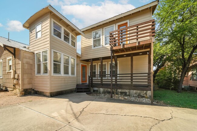 Building Photo - UT PRE-LEASE: 5 bed / 3 bath Remodeled Wes...