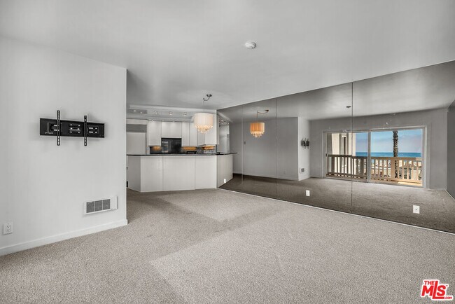 Building Photo - 620 The Village
