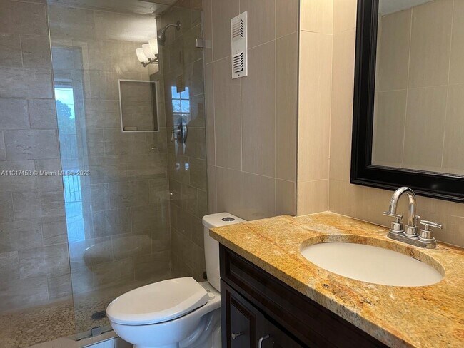 Building Photo - 2500 NE 135th St