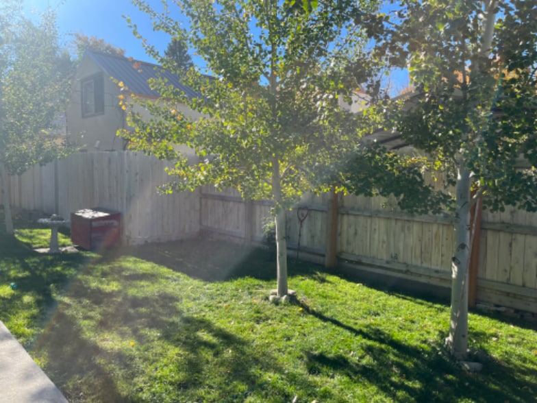 Building Photo - 123 1/2 S E St