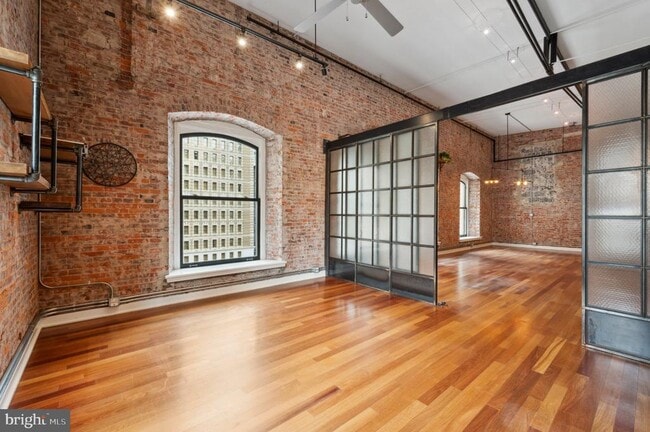 Building Photo - 105 S 12th St