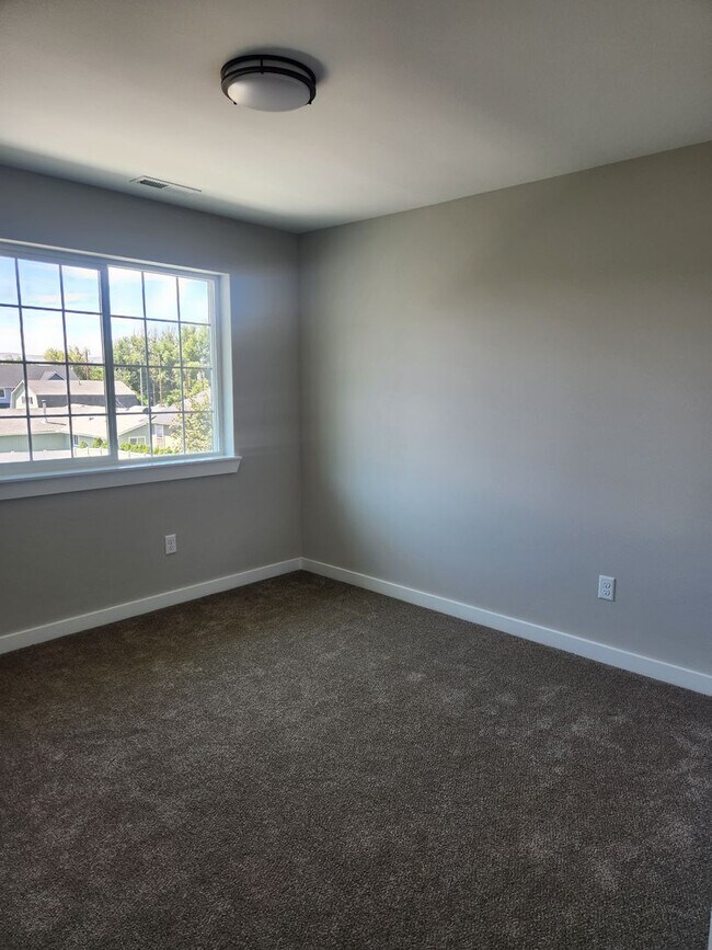 Building Photo - n625