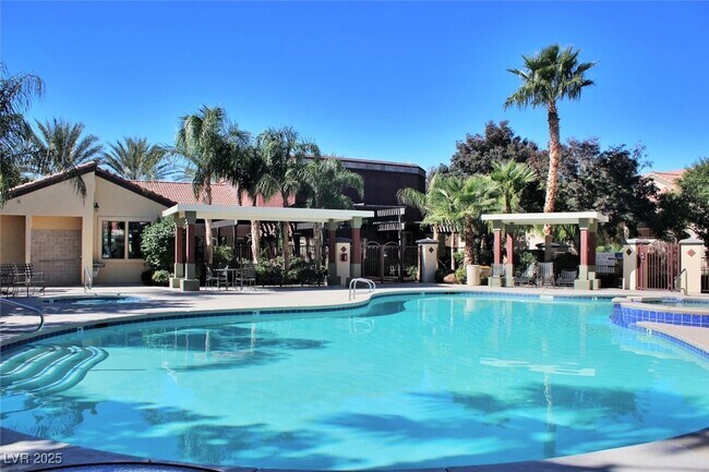 Building Photo - 950 Seven Hills Dr