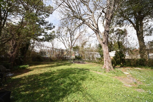 Building Photo - 101 Chesterfield Rd