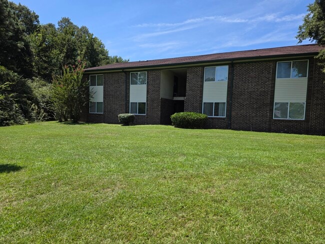 Building Photo - Shamrock Village