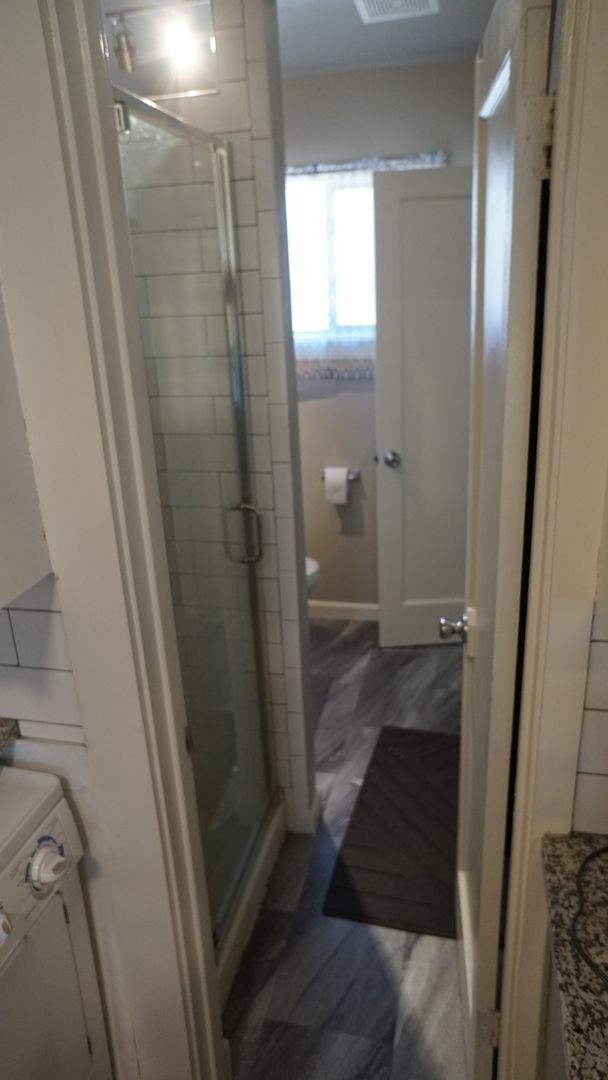 Building Photo - Charming 4 Bed, 2.5 Bath House Half Block ...