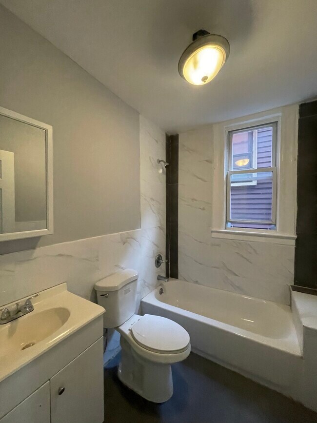 Unit 2 - 827 S 14th St