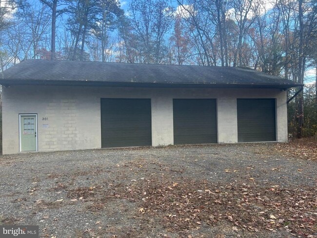 Building Photo - 301 Sturtons Ln