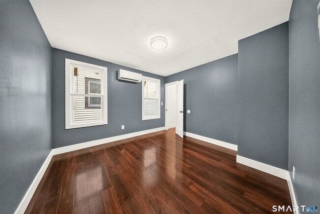 Building Photo - 359 Park Ave