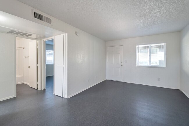 Building Photo - Starlight Apartments