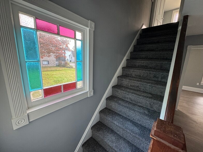 Stairs - 205 Fair St