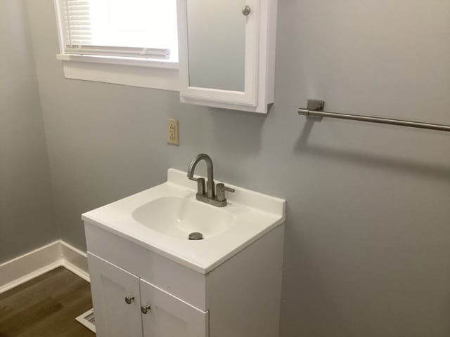 Building Photo - 350 S Roena St