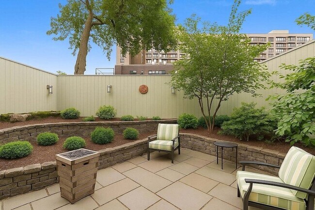 Building Photo - 350 Tappan St