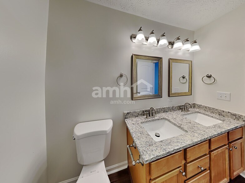 Building Photo - 1395 Ithaca Dr