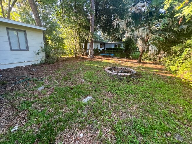 Building Photo - Pet Friendly 4BR/2BA Home Near UF Available for Fall 2026!