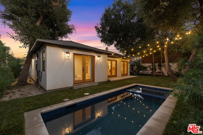 Building Photo - 4525 Greenbush Ave