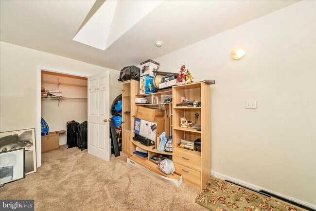 Building Photo - 6520 Lake Park Dr