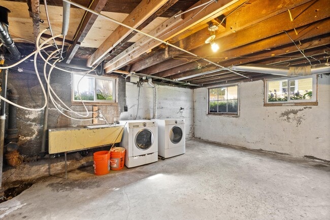Building Photo - 1114 S Anderson St