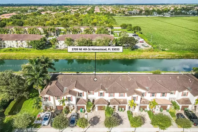 Building Photo - 3709 NE 4th St