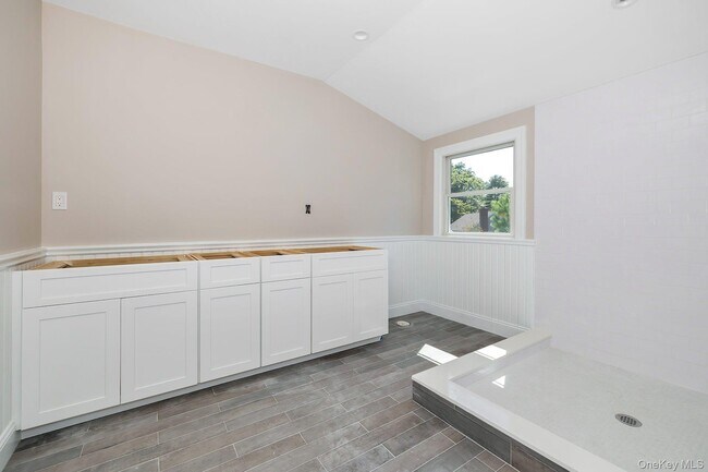 Building Photo - 58 Marion Dr