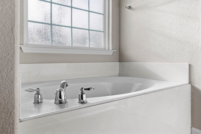 Building Photo - 6035 Turkey Creek