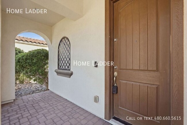Building Photo - 9504 E Theia Dr