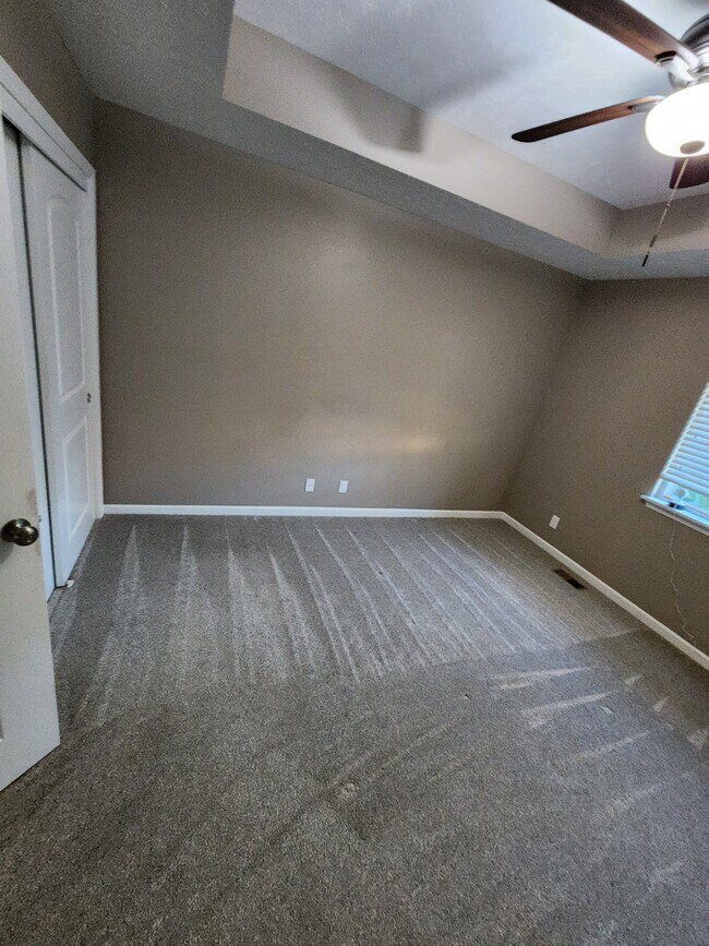 Building Photo - 5716 Hascall St