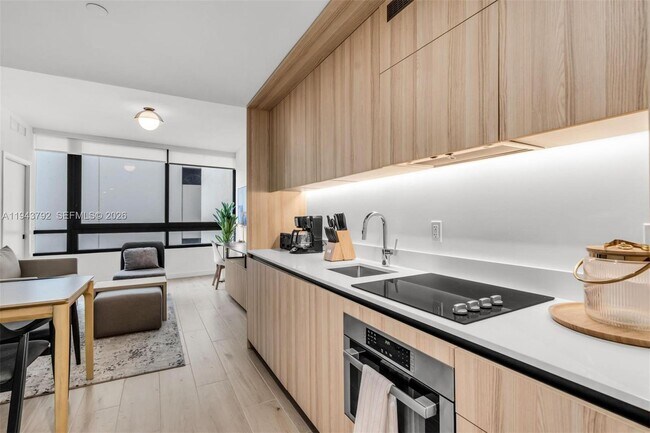 Building Photo - 225 N Miami Ave