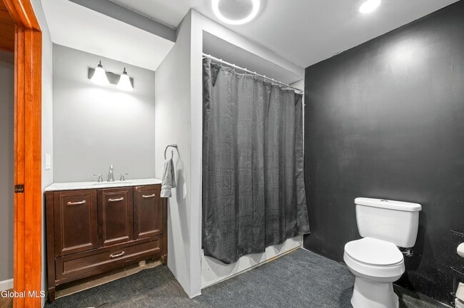 Building Photo - 217 Meade Rd