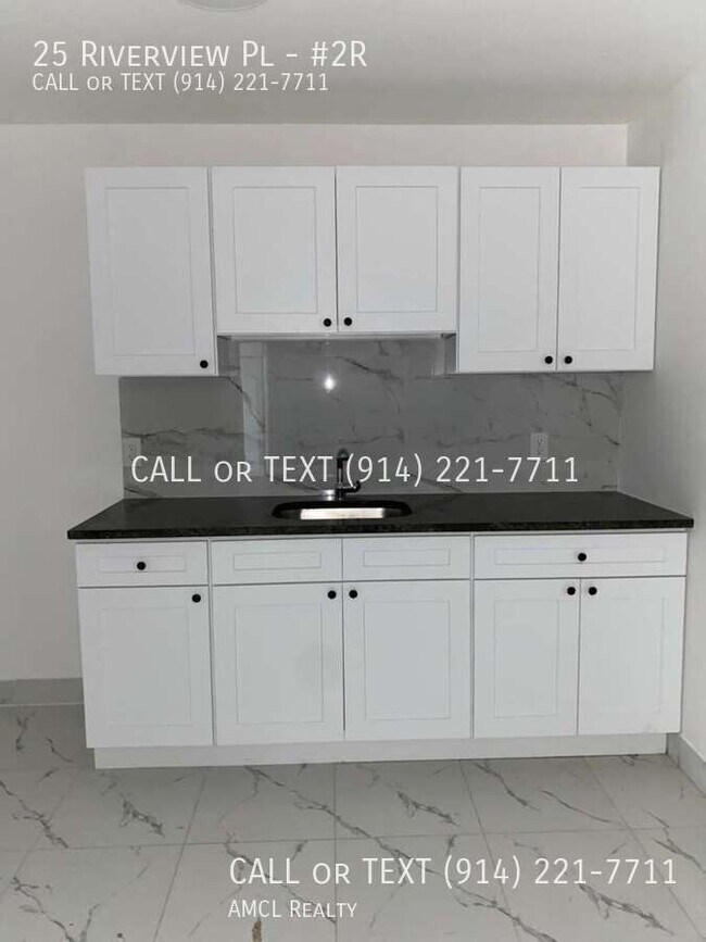 Building Photo - 25 Riverview Pl