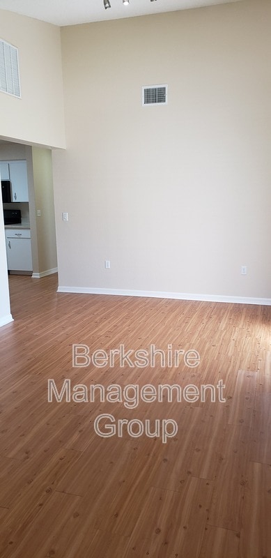 Building Photo - 1132 Brook Meadow Dr