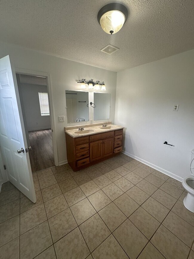Building Photo - 6250 GA-136