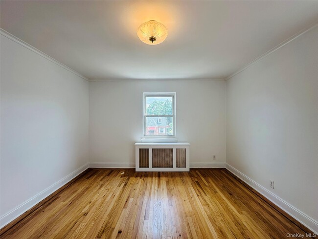 Building Photo - 76-12 175th St