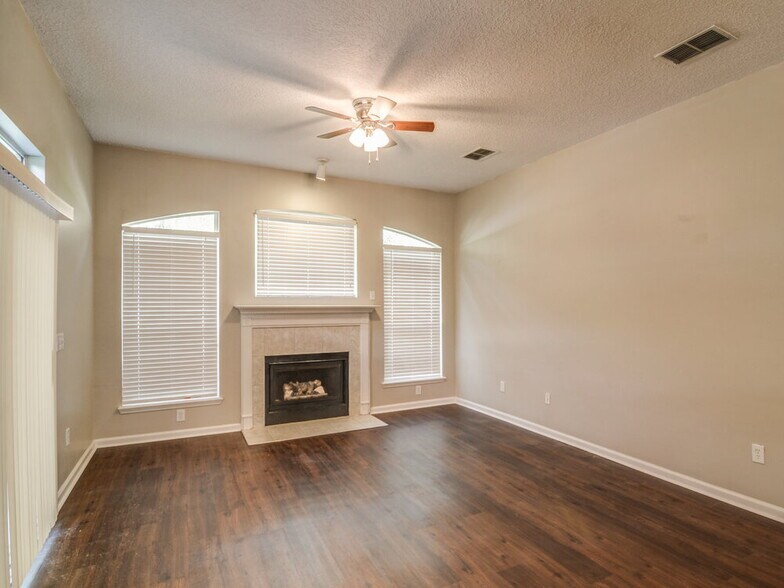 Building Photo - 412 Sparrow Branch Cir